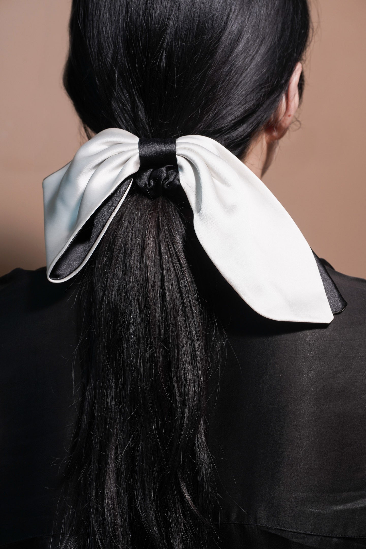 One-Sided Bow Scrunchie - Black & White